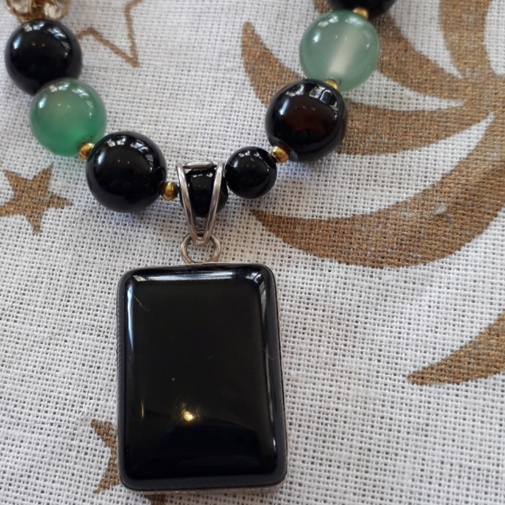 Handcrafted Agate Pendant Necklace - Picture 9 of 10